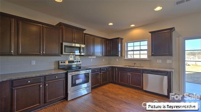 3133 Platinum Pointe Drive, Charlotte, NC 28227