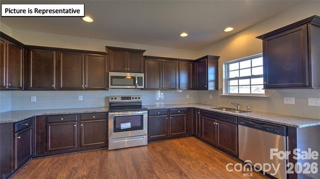 3133 Platinum Pointe Drive, Charlotte, NC 28227