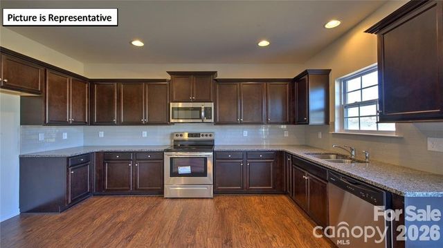 3133 Platinum Pointe Drive, Charlotte, NC 28227