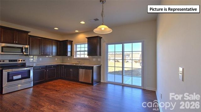 3133 Platinum Pointe Drive, Charlotte, NC 28227