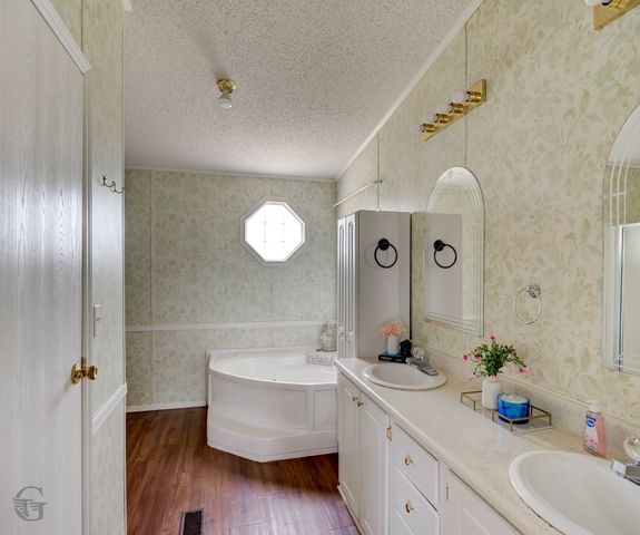 6939 Rosewood Oak Drive, Keithville, LA 71047