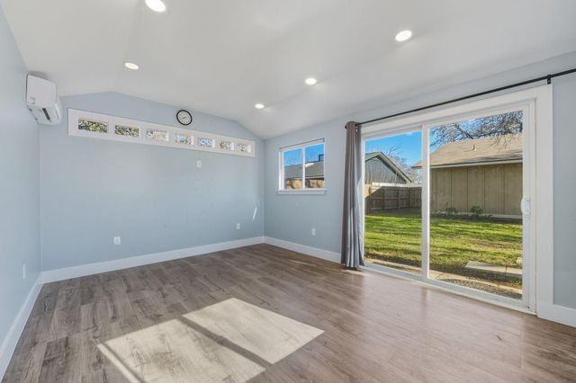 5702 LEWOOD DR, Austin, TX 78745