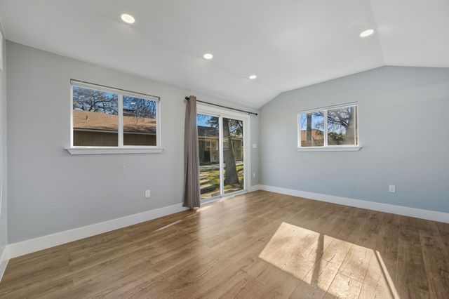 5702 LEWOOD DR, Austin, TX 78745