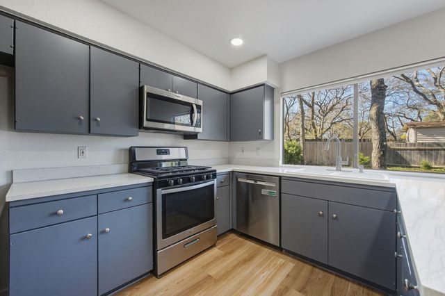 5702 LEWOOD DR, Austin, TX 78745