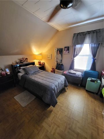 123 4th Avenue, Woonsocket, RI 02895