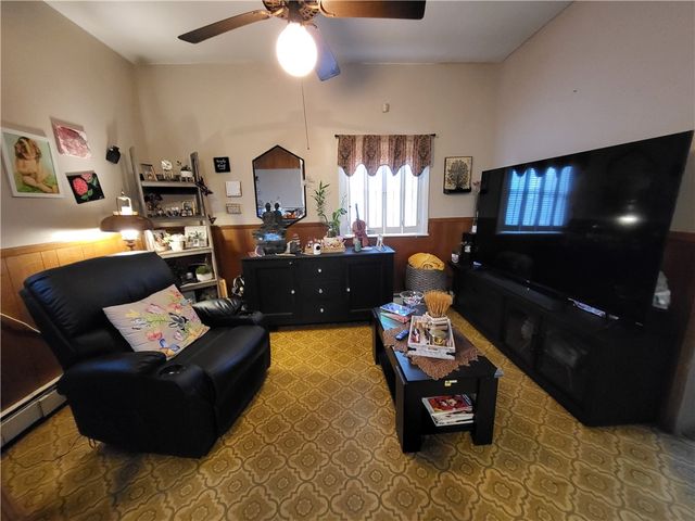 123 4th Avenue, Woonsocket, RI 02895