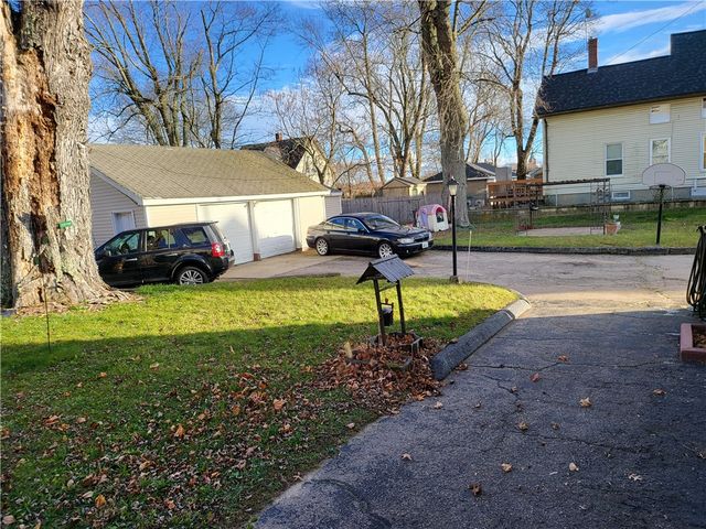 123 4th Avenue, Woonsocket, RI 02895