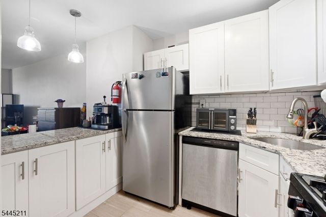 285 Aycrigg Ave, Passaic City, NJ 07055