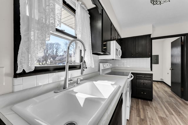 1320 Walnut Lawn Court, Springfield, MO 65807