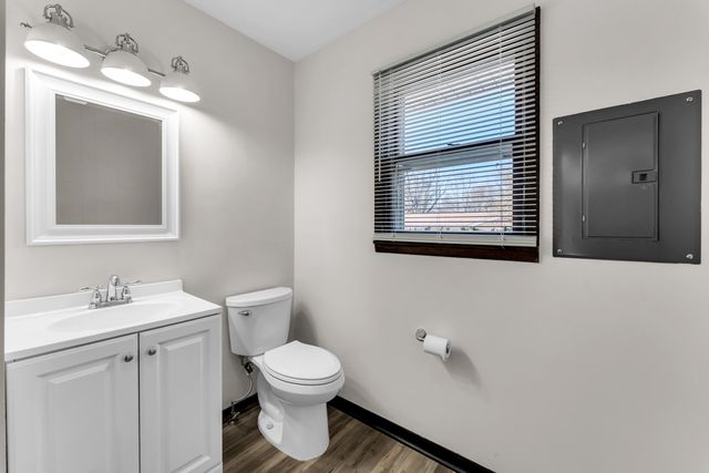 1320 Walnut Lawn Court, Springfield, MO 65807