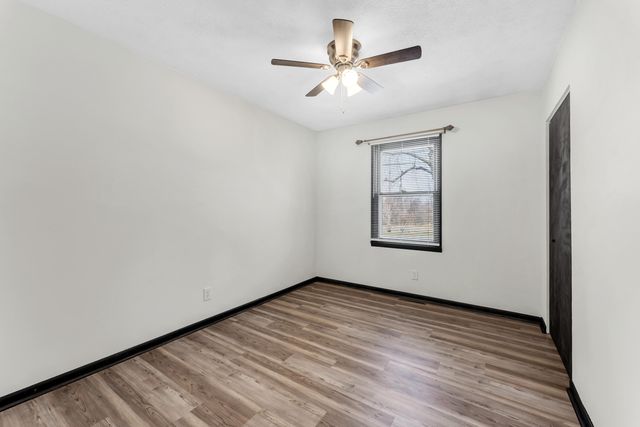 1320 Walnut Lawn Court, Springfield, MO 65807