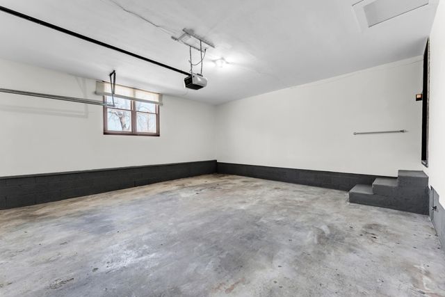 1320 Walnut Lawn Court, Springfield, MO 65807