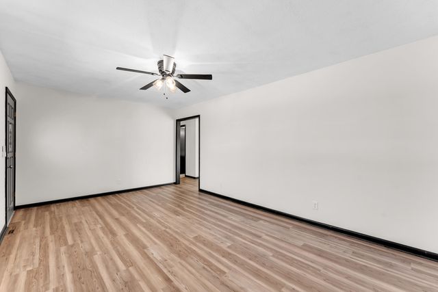 1320 Walnut Lawn Court, Springfield, MO 65807