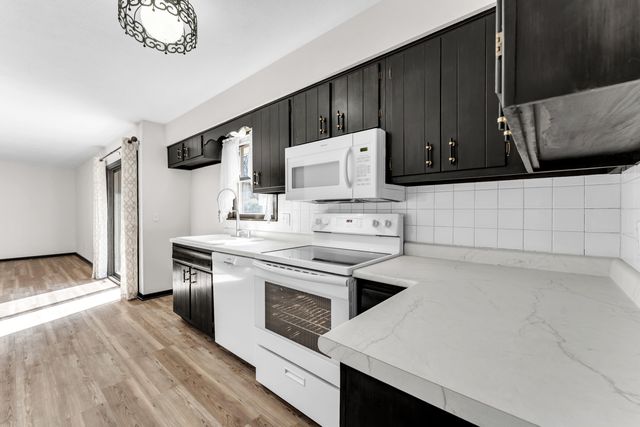 1320 Walnut Lawn Court, Springfield, MO 65807