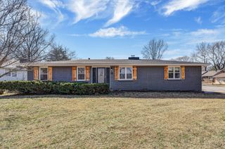 1320 Walnut Lawn Court, Springfield, MO 65807