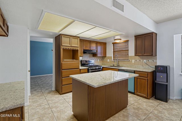 11700 CASA VIEW Drive, El Paso, TX 79936