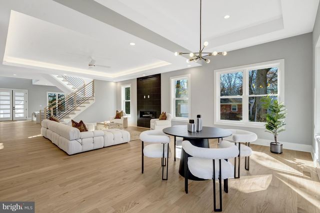 4824 VILLAGE DR, Fairfax, VA 22030