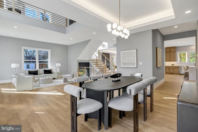 4824 VILLAGE DR, Fairfax, VA 22030