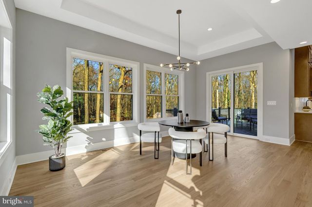 4824 VILLAGE DR, Fairfax, VA 22030