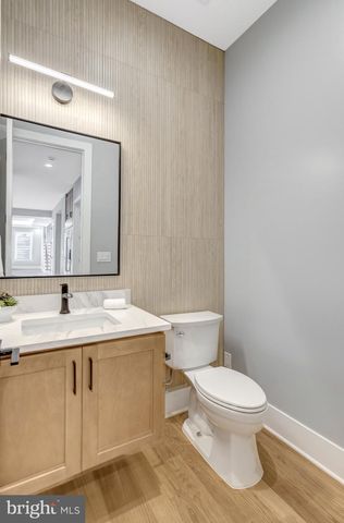 4824 VILLAGE DR, Fairfax, VA 22030