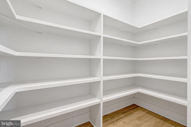 4824 VILLAGE DR, Fairfax, VA 22030