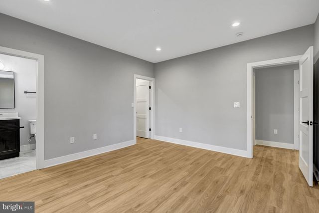 4824 VILLAGE DR, Fairfax, VA 22030