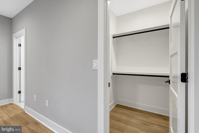 4824 VILLAGE DR, Fairfax, VA 22030