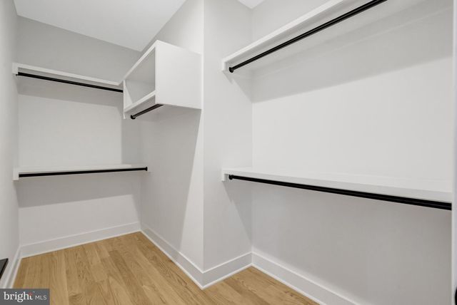 4824 VILLAGE DR, Fairfax, VA 22030