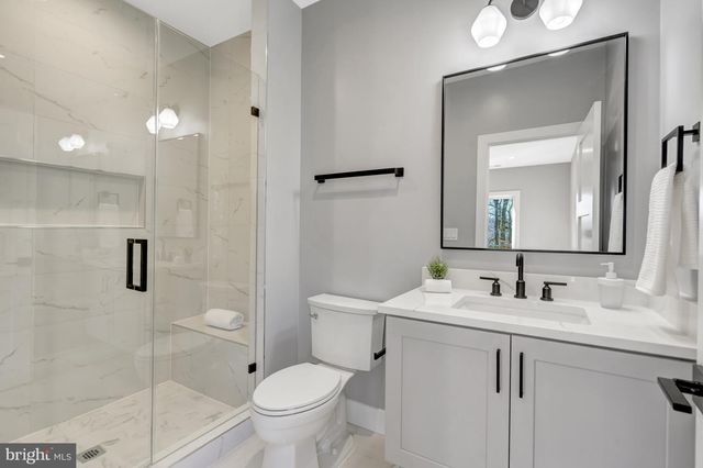 4824 VILLAGE DR, Fairfax, VA 22030