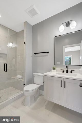 4824 VILLAGE DR, Fairfax, VA 22030