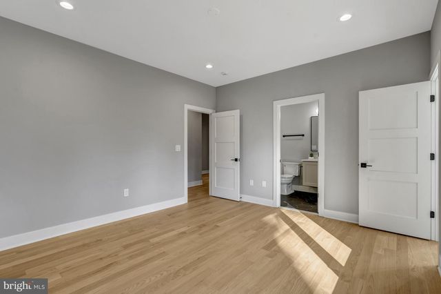 4824 VILLAGE DR, Fairfax, VA 22030