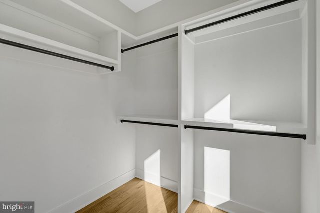 4824 VILLAGE DR, Fairfax, VA 22030