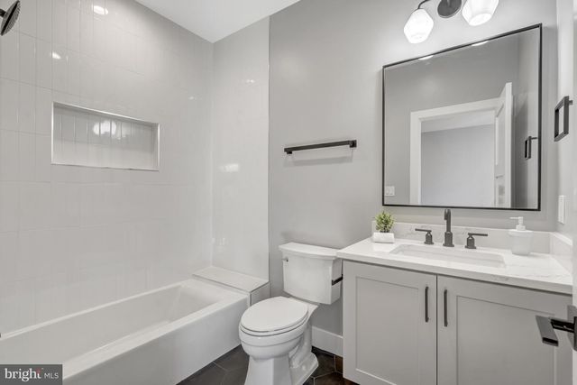 4824 VILLAGE DR, Fairfax, VA 22030