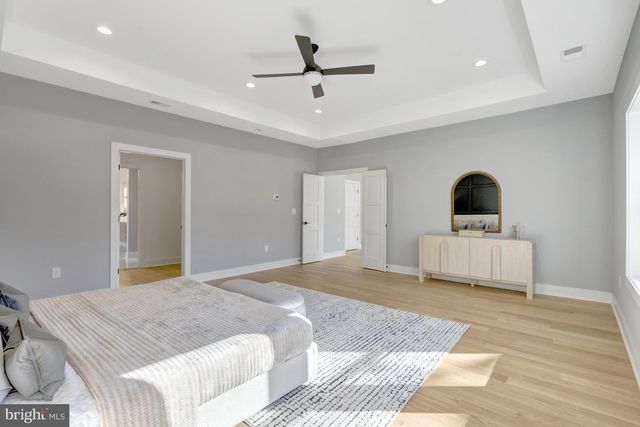 4824 VILLAGE DR, Fairfax, VA 22030