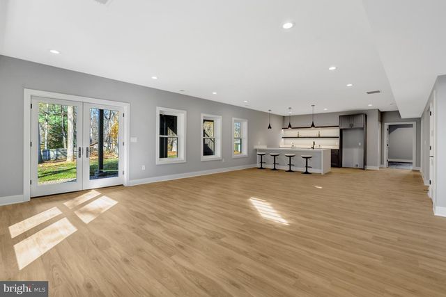 4824 VILLAGE DR, Fairfax, VA 22030