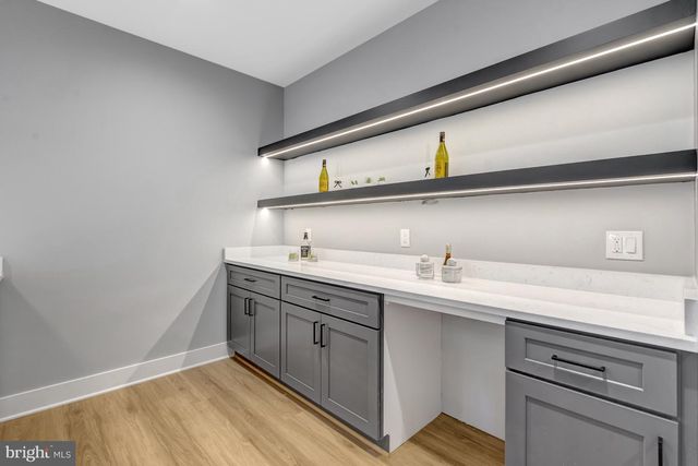 4824 VILLAGE DR, Fairfax, VA 22030