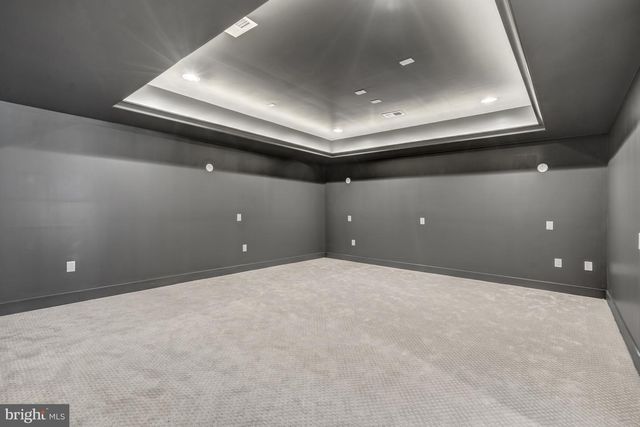 4824 VILLAGE DR, Fairfax, VA 22030