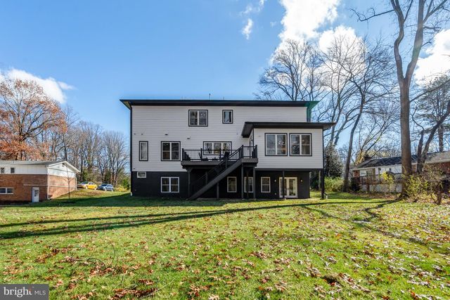 4824 VILLAGE DR, Fairfax, VA 22030