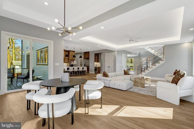 4824 VILLAGE DR, Fairfax, VA 22030