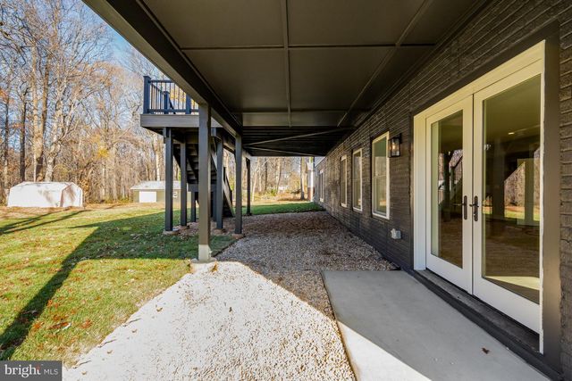 4824 VILLAGE DR, Fairfax, VA 22030