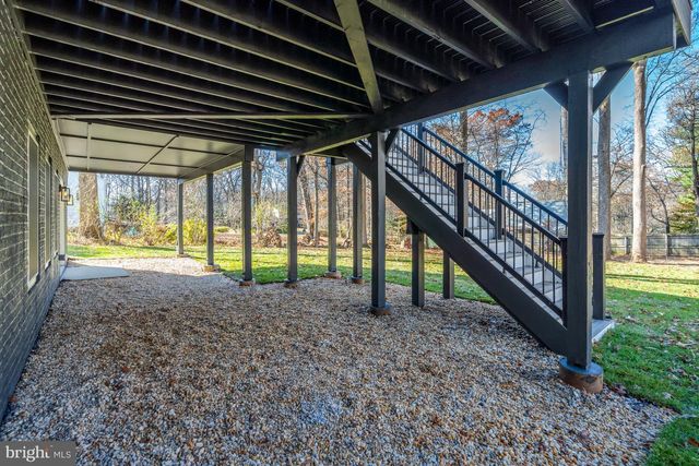 4824 VILLAGE DR, Fairfax, VA 22030