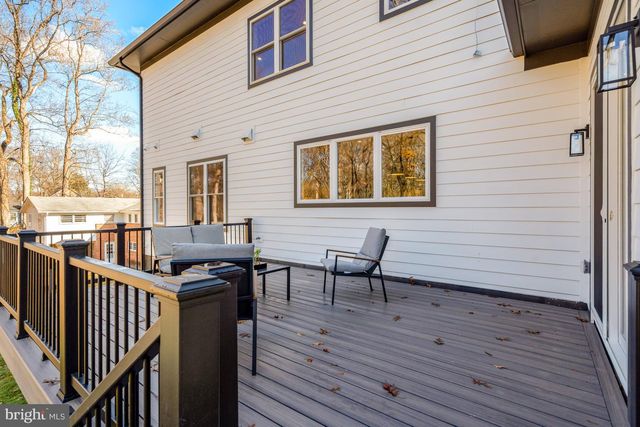 4824 VILLAGE DR, Fairfax, VA 22030