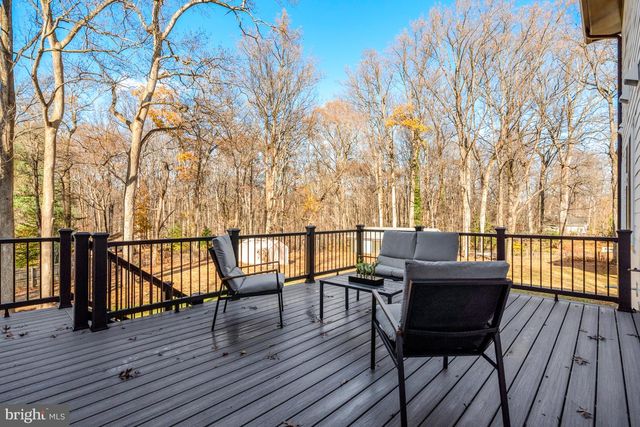 4824 VILLAGE DR, Fairfax, VA 22030