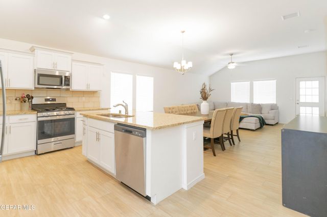 1253 Indigo Sky Street, Horizon City, TX 79928