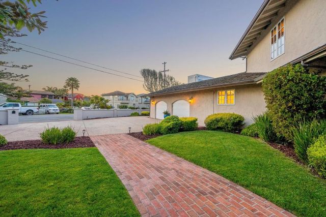 4250 Opal Cliff Drive, Santa Cruz, CA 95062