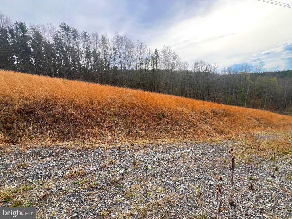 Image 24 of property listing at 85 TROUGH VIEW RD, Moorefield, WV 26836