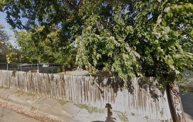 2911 Douglas Avenue, Dallas, TX 75219