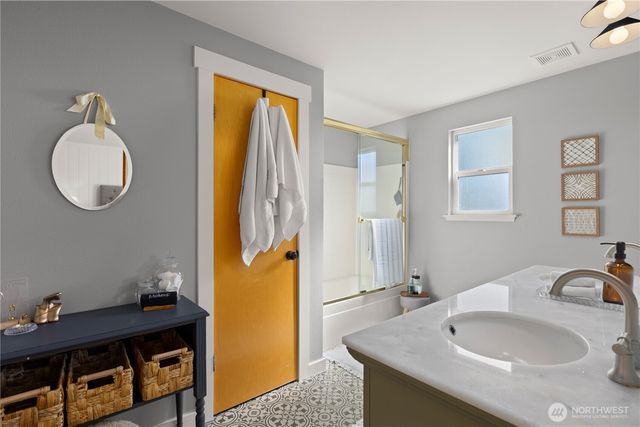 3014 47th Street NE, Tacoma, WA 98422