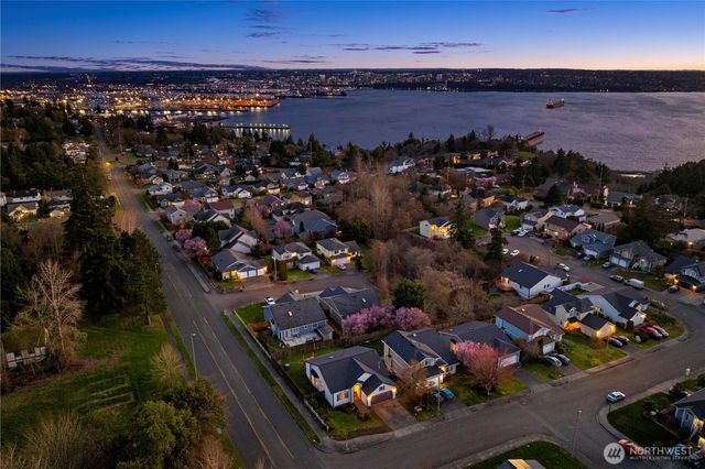 3014 47th Street NE, Tacoma, WA 98422