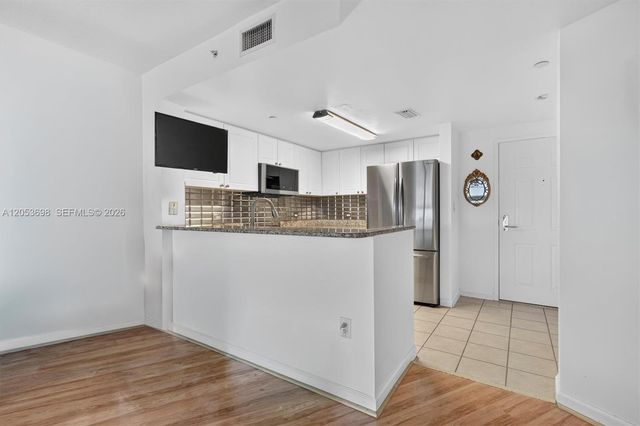 19501 W Country Club Drive 2401, Aventura, FL 33180